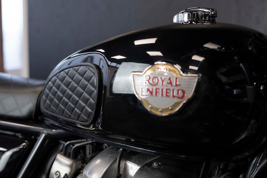 Patch De R servoir Cuir Noir Royal Enfield Interceptor Frenchmotoshop patch-de-r-servoir-cuir-noir-royal-enfield-interceptor-frenchmotoshop
